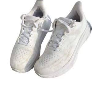 Hoka One One Clifton 9 Womens Shoes Size 6 White Running Sneaker